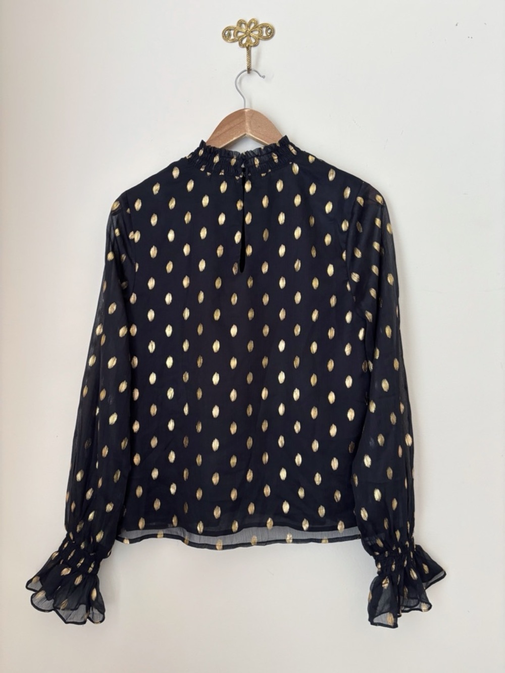 Pomander Place Celeste Black Metallic Gold Ruffle Blouse Small - Picture 5 of 8